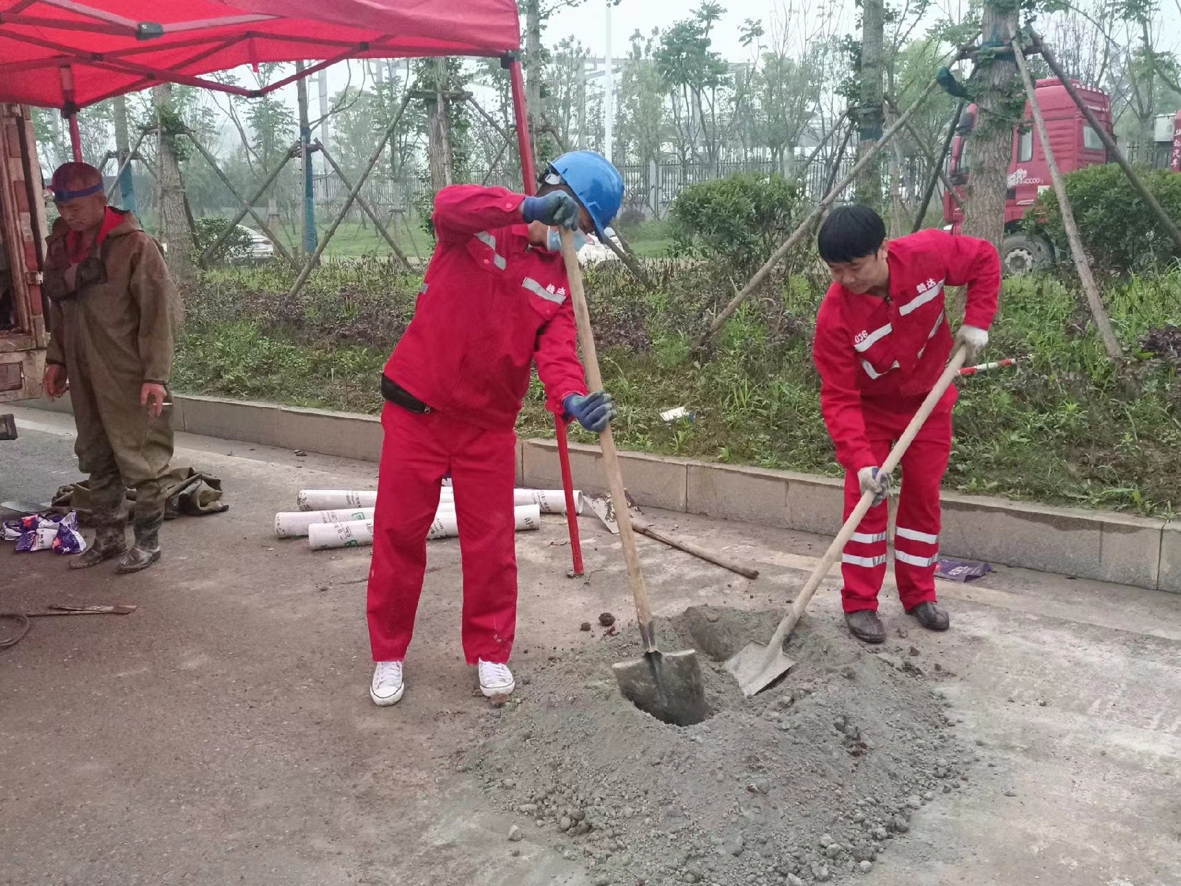 廉江管道疏通哪家好】及时进行市政管道清淤