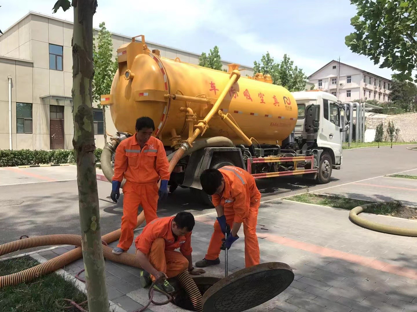 廉江化粪池清理与5-8吨吸粪车施工效率分析